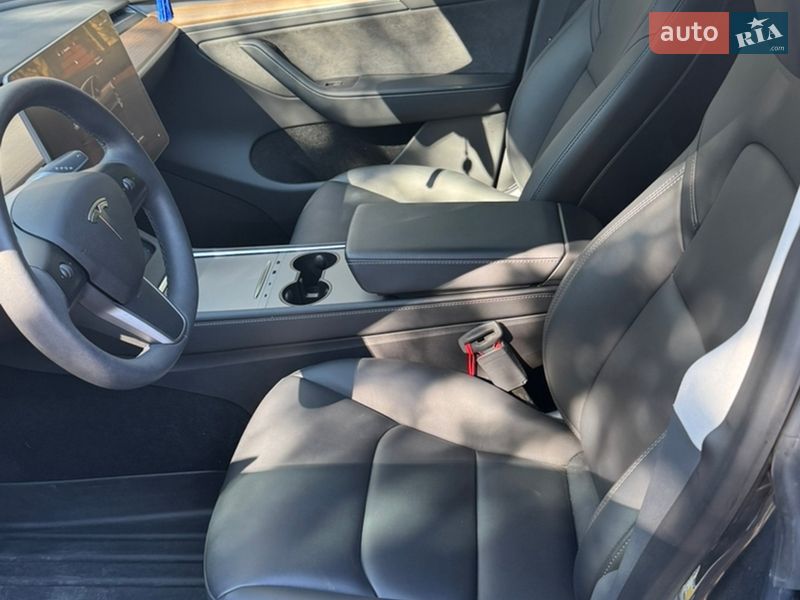Внедорожник / Кроссовер Tesla Model Y 2023 в Львове
