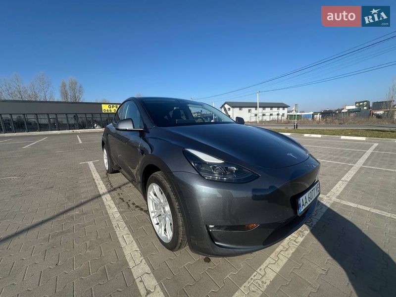 Позашляховик / Кросовер Tesla Model Y 2023 в Києві фото 13 Позашляховик / Кросовер Tesla Model Y 2023 в Києві