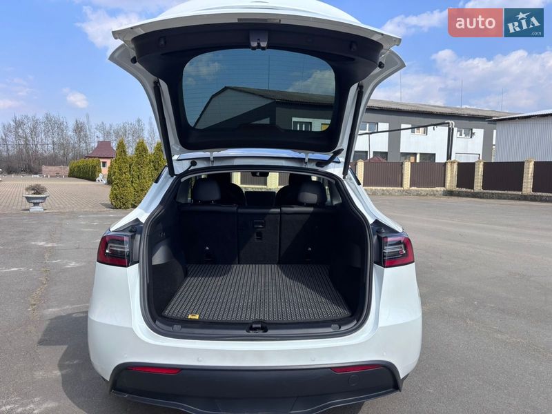Позашляховик / Кросовер Tesla Model Y 2021 в Івано-Франківську