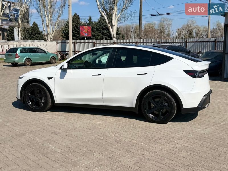 Внедорожник / Кроссовер Tesla Model Y 2025 в Днепре