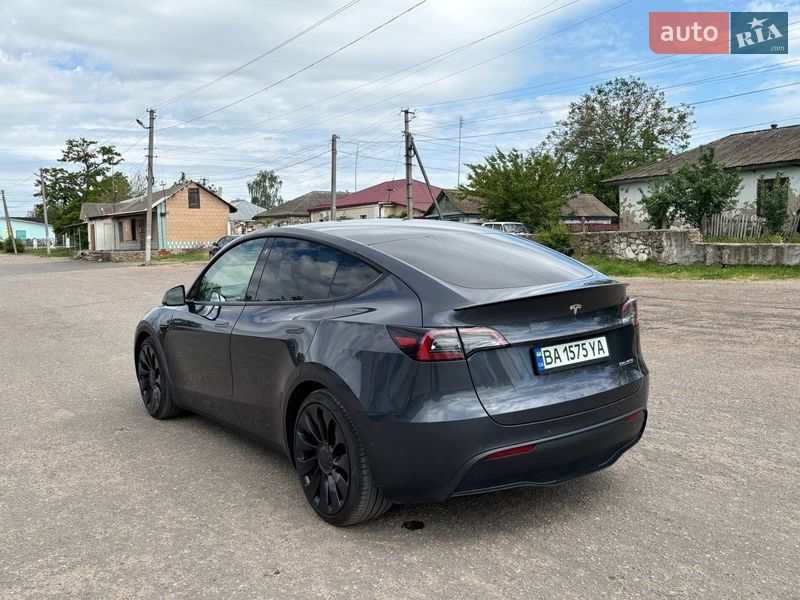 Tesla Model Y 2022