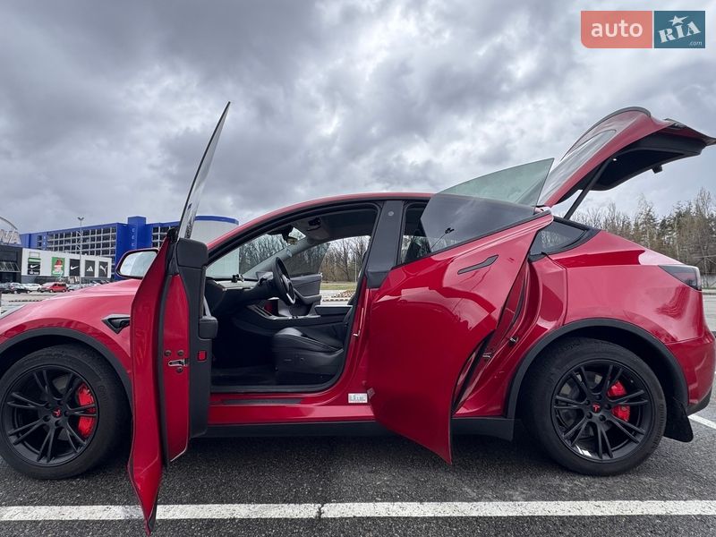 Внедорожник / Кроссовер Tesla Model Y 2022 в Киеве