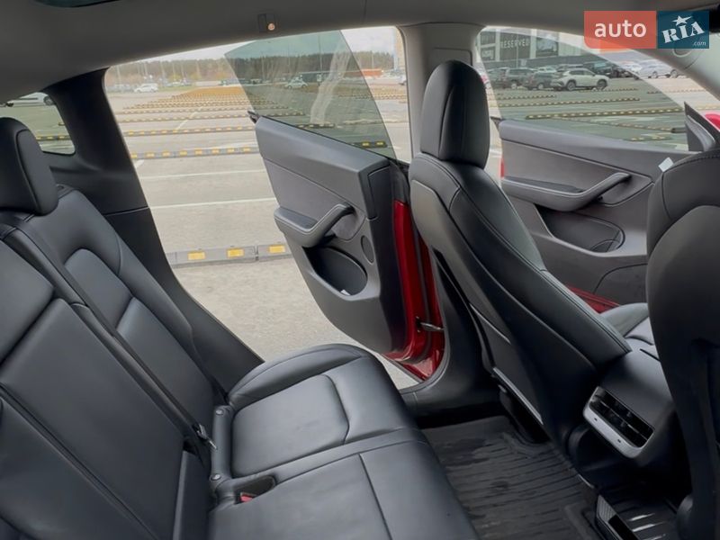 Внедорожник / Кроссовер Tesla Model Y 2022 в Киеве