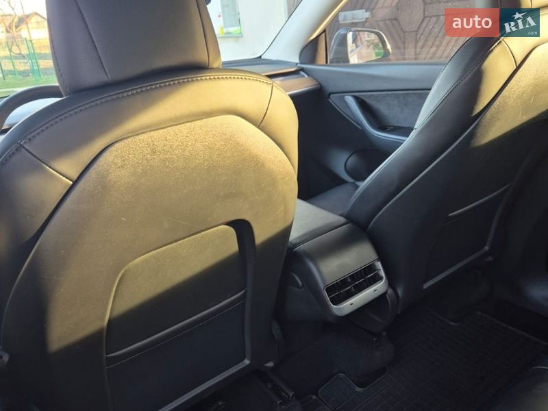 Внедорожник / Кроссовер Tesla Model Y 2020 в Львове