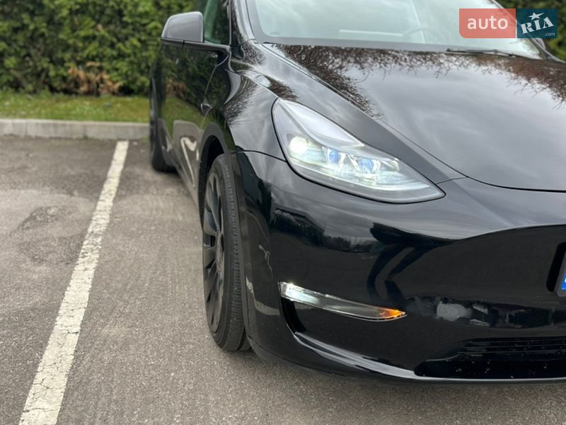 Внедорожник / Кроссовер Tesla Model Y 2024 в Киеве