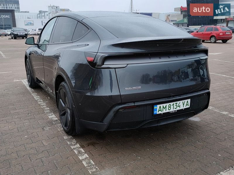 Внедорожник / Кроссовер Tesla Model Y 2025 в Киеве