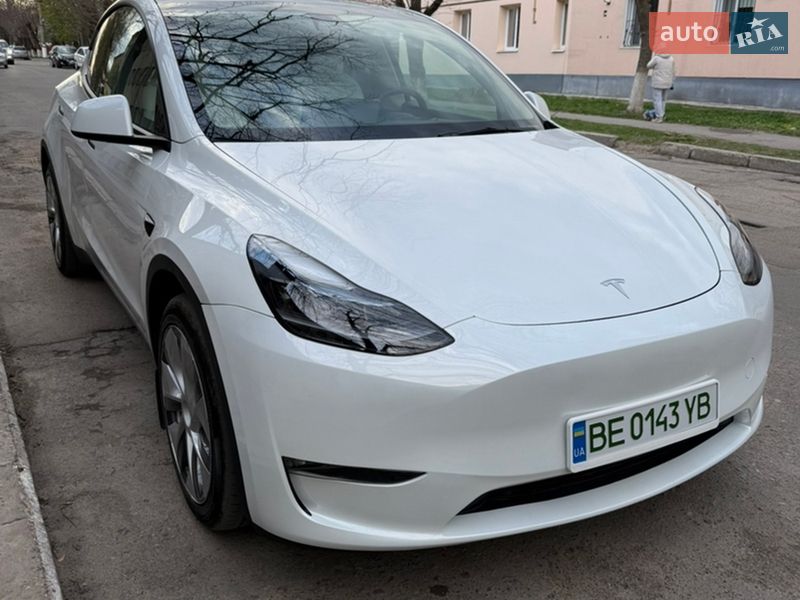 Tesla Model Y 2023