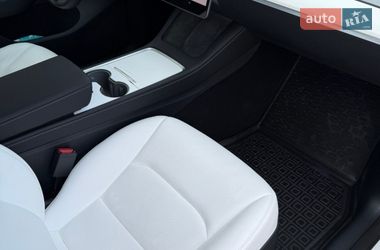 Позашляховик / Кросовер Tesla Model Y 2023 в Первомайську