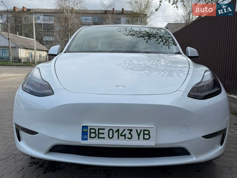 Позашляховик / Кросовер Tesla Model Y 2023 в Первомайську