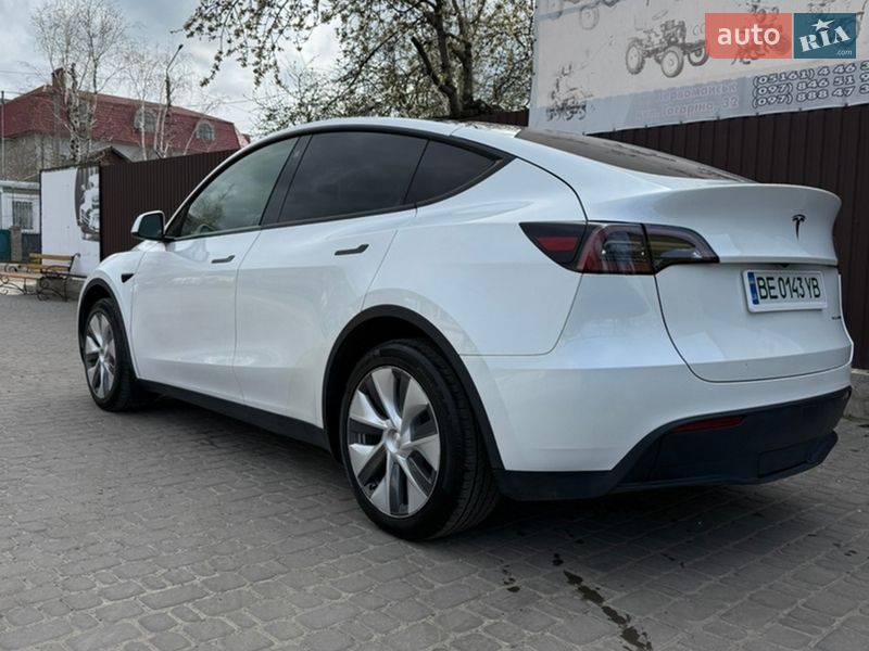 Позашляховик / Кросовер Tesla Model Y 2023 в Первомайську