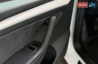 Позашляховик / Кросовер Tesla Model Y 2023 в Первомайську