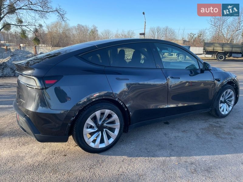 Позашляховик / Кросовер Tesla Model Y 2025 в Рівному