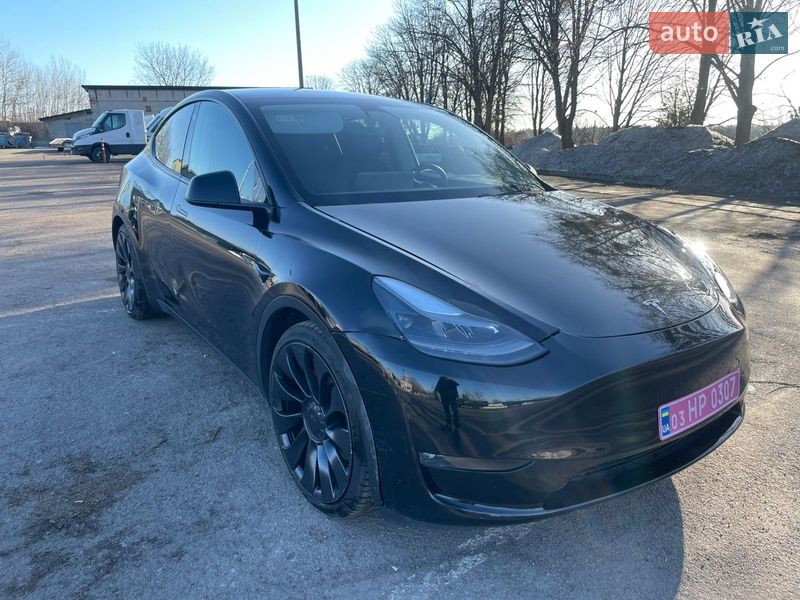 Tesla Model Y 2024