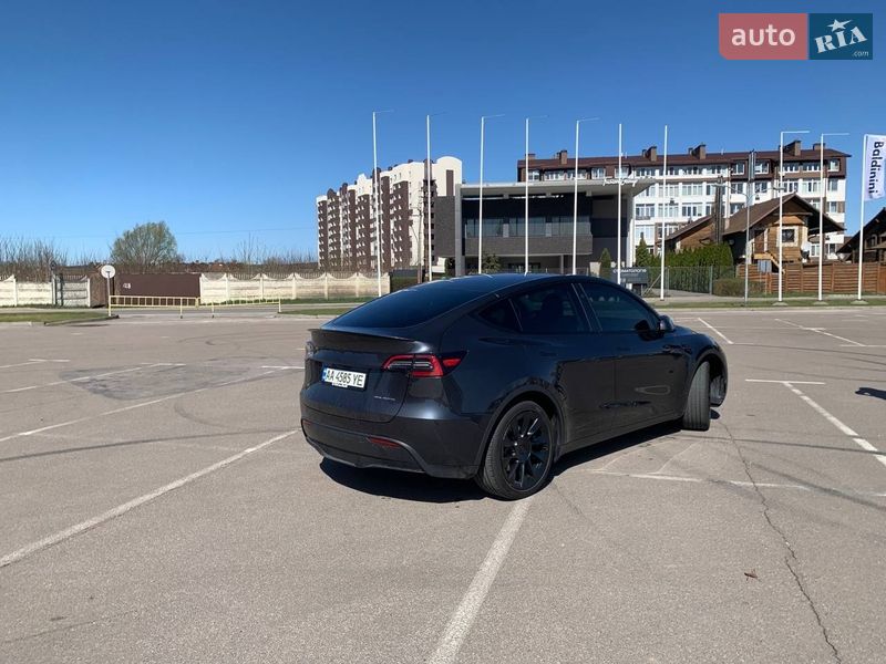 Внедорожник / Кроссовер Tesla Model Y 2024 в Киеве