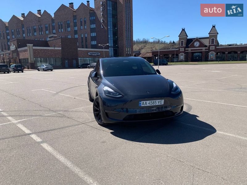 Внедорожник / Кроссовер Tesla Model Y 2024 в Киеве
