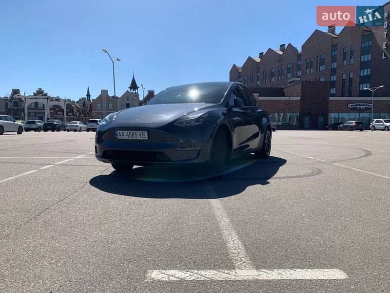 Внедорожник / Кроссовер Tesla Model Y 2024 в Киеве