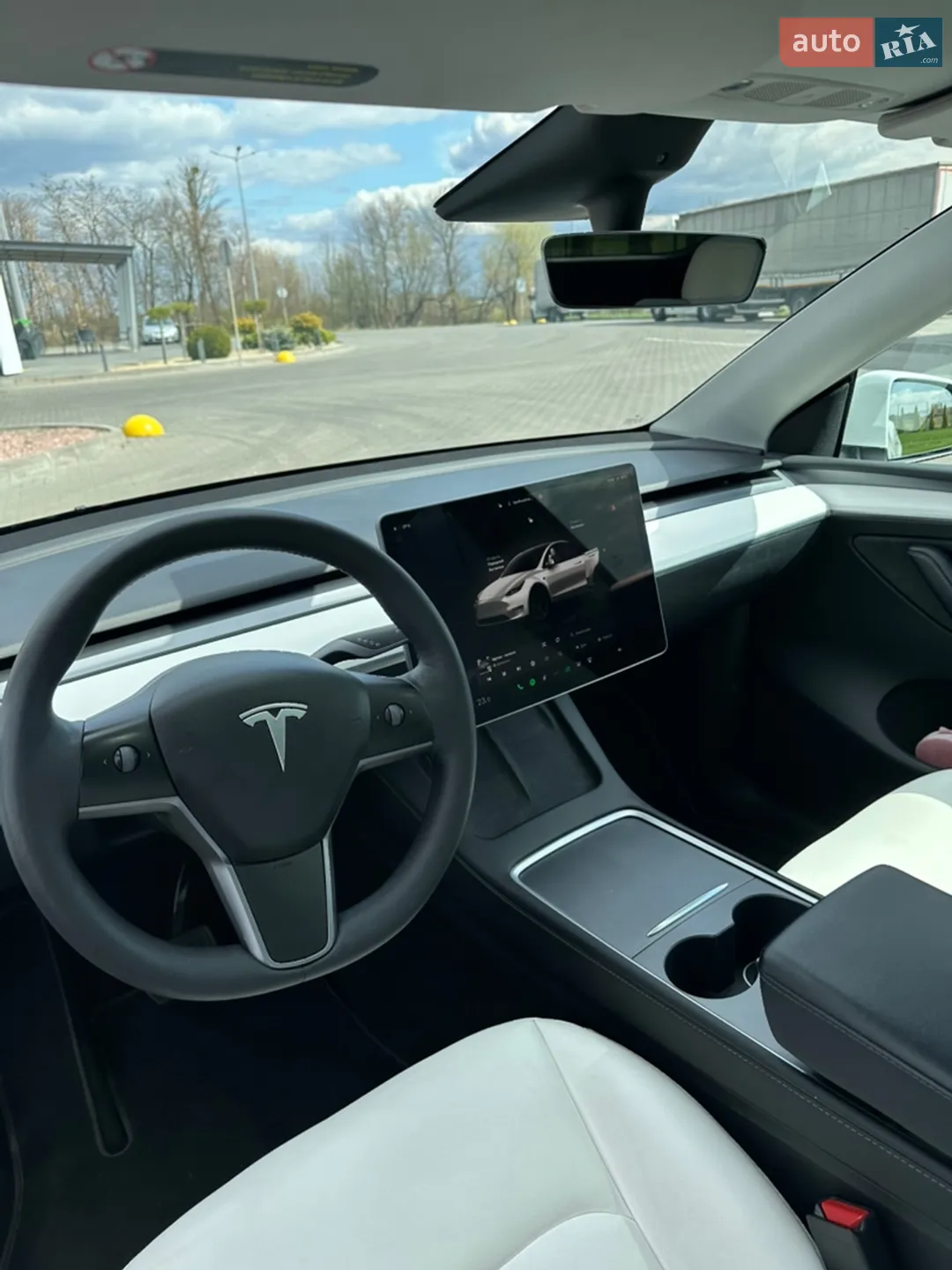 2022 Tesla Model Y - мініатюра 23