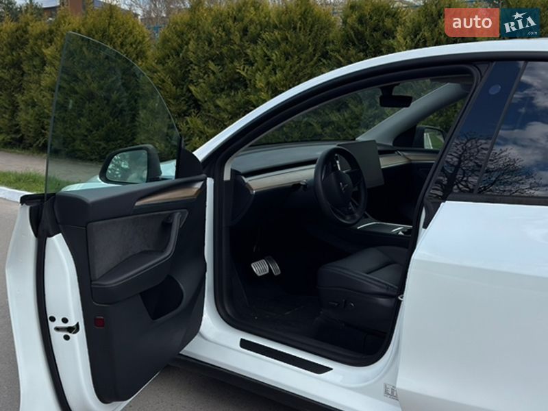 Внедорожник / Кроссовер Tesla Model Y 2022 в Луцке