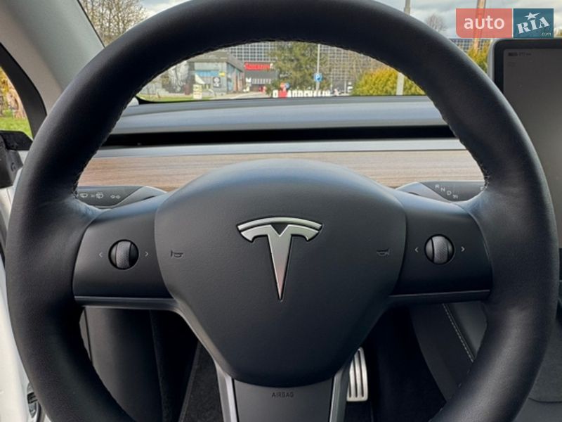 Внедорожник / Кроссовер Tesla Model Y 2022 в Луцке