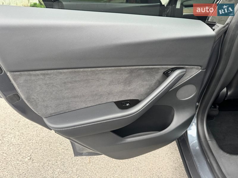 Внедорожник / Кроссовер Tesla Model Y 2021 в Днепре