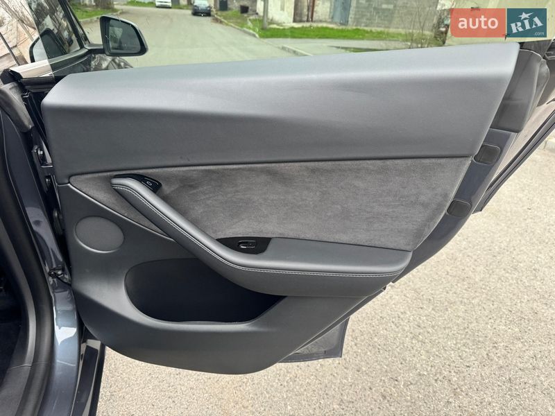 Внедорожник / Кроссовер Tesla Model Y 2021 в Днепре