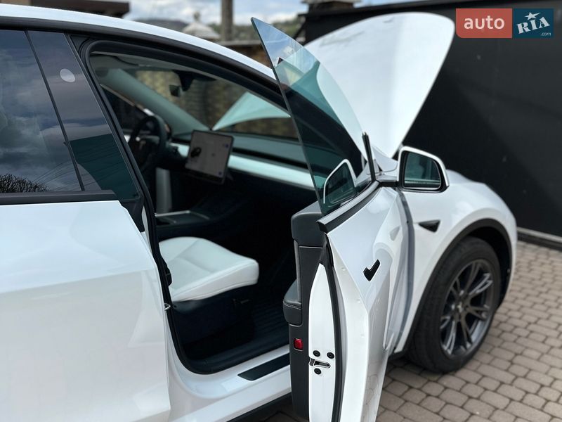 Внедорожник / Кроссовер Tesla Model Y 2024 в Тячеве