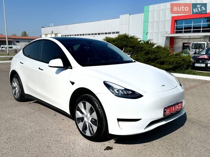 Внедорожник / Кроссовер Tesla Model Y 2023 в Ужгороде