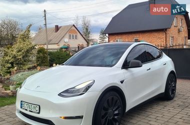 Внедорожник / Кроссовер Tesla Model Y 2020 в Львове
