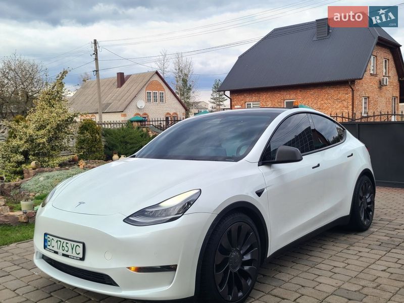 Внедорожник / Кроссовер Tesla Model Y 2020 в Львове