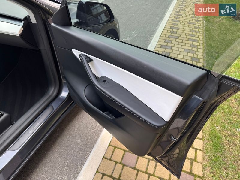 Позашляховик / Кросовер Tesla Model Y 2022 в Запоріжжі
