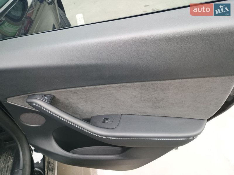 Внедорожник / Кроссовер Tesla Model Y 2022 в Львове