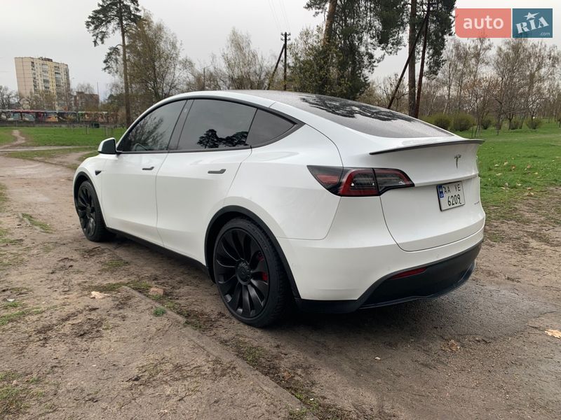 Позашляховик / Кросовер Tesla Model Y 2022 в Києві