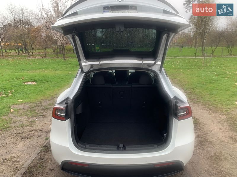 Позашляховик / Кросовер Tesla Model Y 2022 в Києві