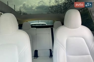 Внедорожник / Кроссовер Tesla Model Y 2021 в Ровно
