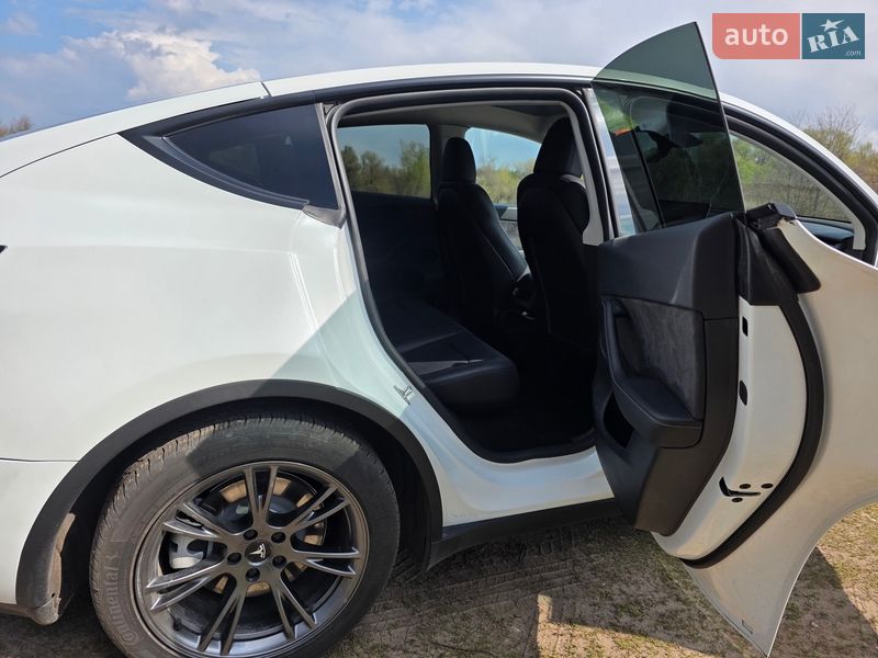 Позашляховик / Кросовер Tesla Model Y 2024 в Дніпрі фото 11 Позашляховик / Кросовер Tesla Model Y 2024 в Дніпрі