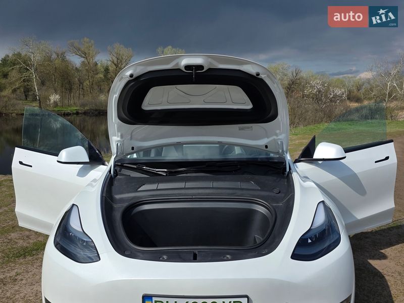 Позашляховик / Кросовер Tesla Model Y 2024 в Дніпрі фото 16 Позашляховик / Кросовер Tesla Model Y 2024 в Дніпрі