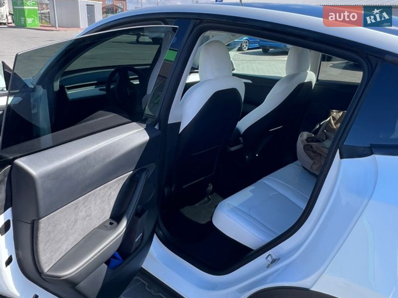 Внедорожник / Кроссовер Tesla Model Y 2022 в Луцке