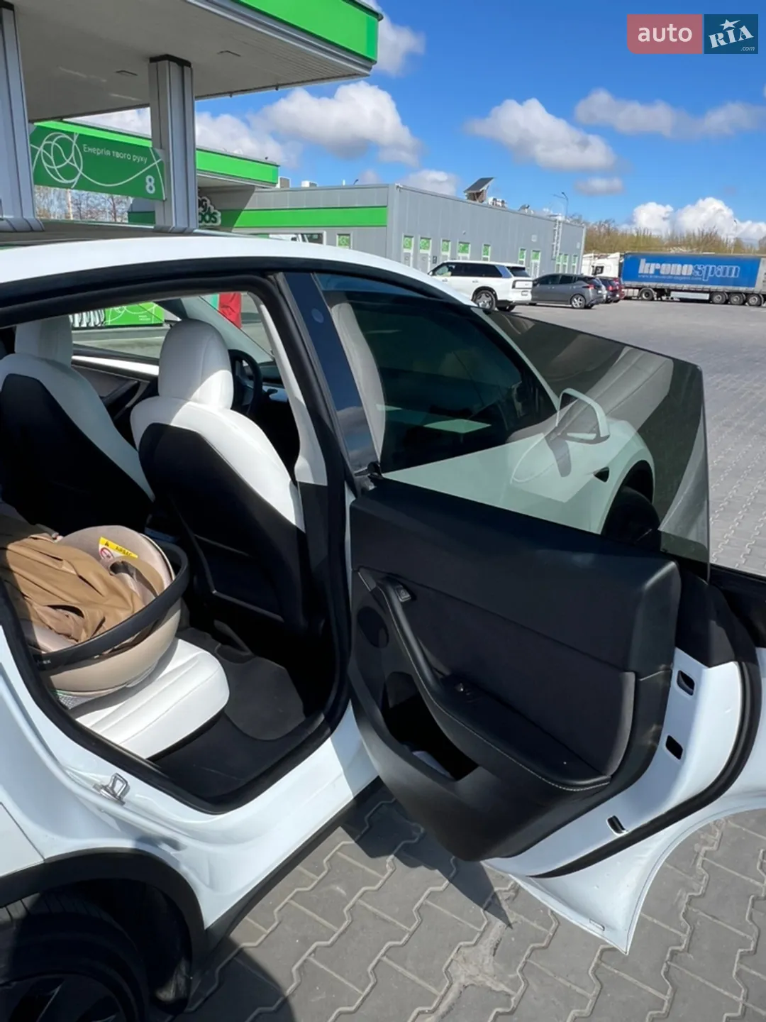 2022 Tesla Model Y - мініатюра 15