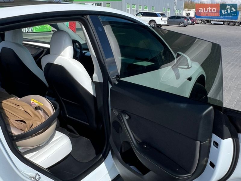 Внедорожник / Кроссовер Tesla Model Y 2022 в Луцке