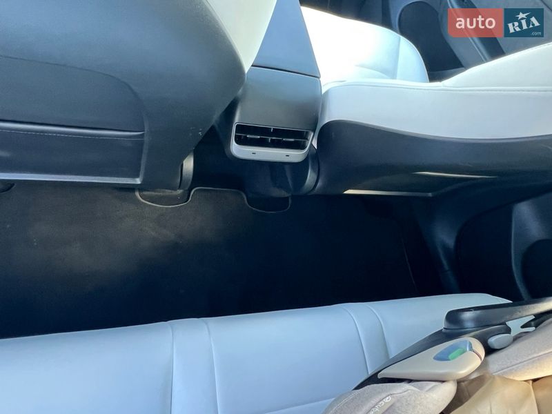 Внедорожник / Кроссовер Tesla Model Y 2022 в Луцке