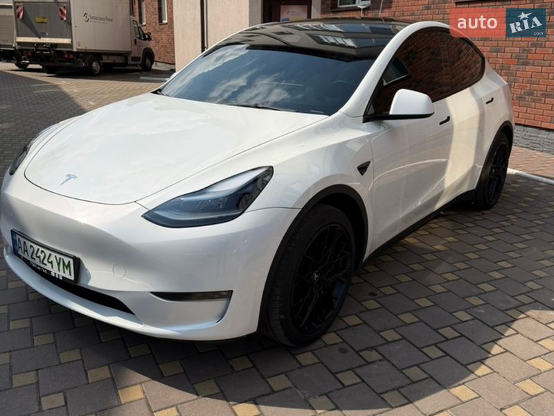 Внедорожник / Кроссовер Tesla Model Y 2023 в Киеве