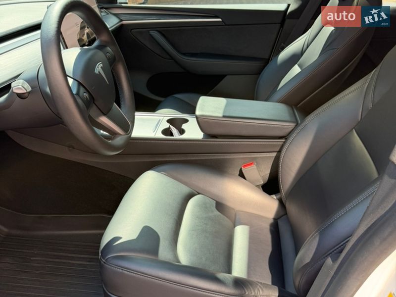 Внедорожник / Кроссовер Tesla Model Y 2023 в Киеве