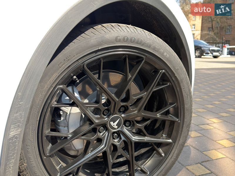 Внедорожник / Кроссовер Tesla Model Y 2023 в Киеве