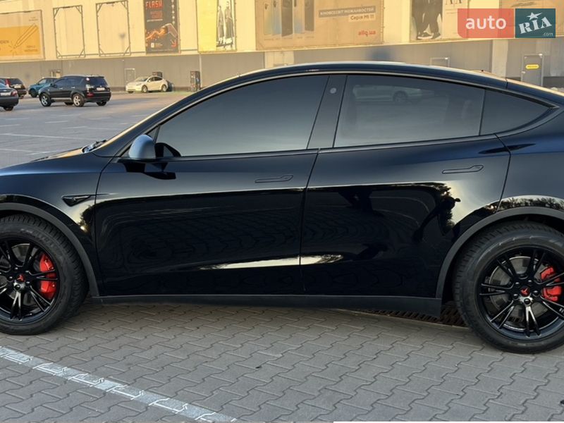 Внедорожник / Кроссовер Tesla Model Y 2022 в Киеве