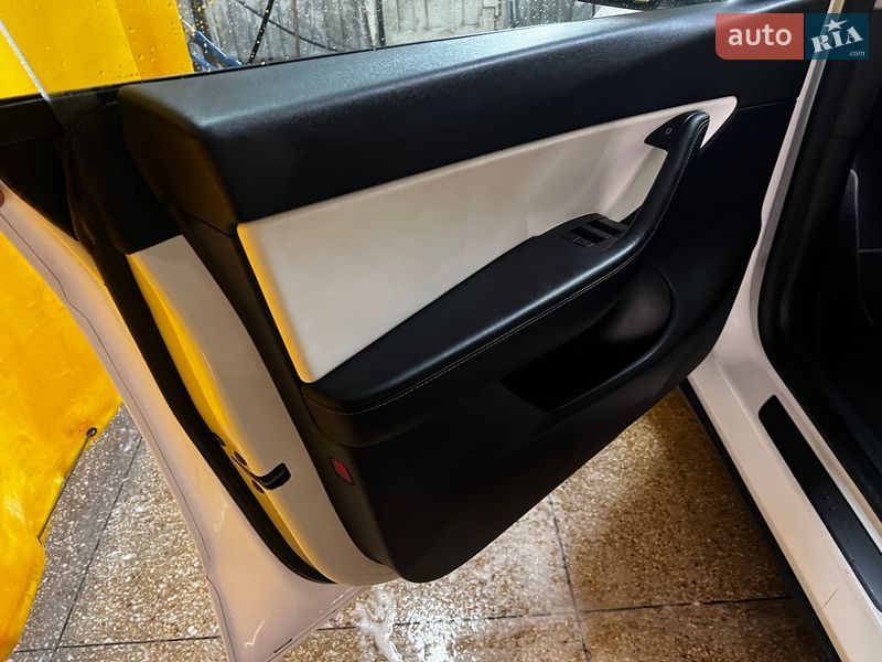 Внедорожник / Кроссовер Tesla Model Y 2021 в Белой Церкви