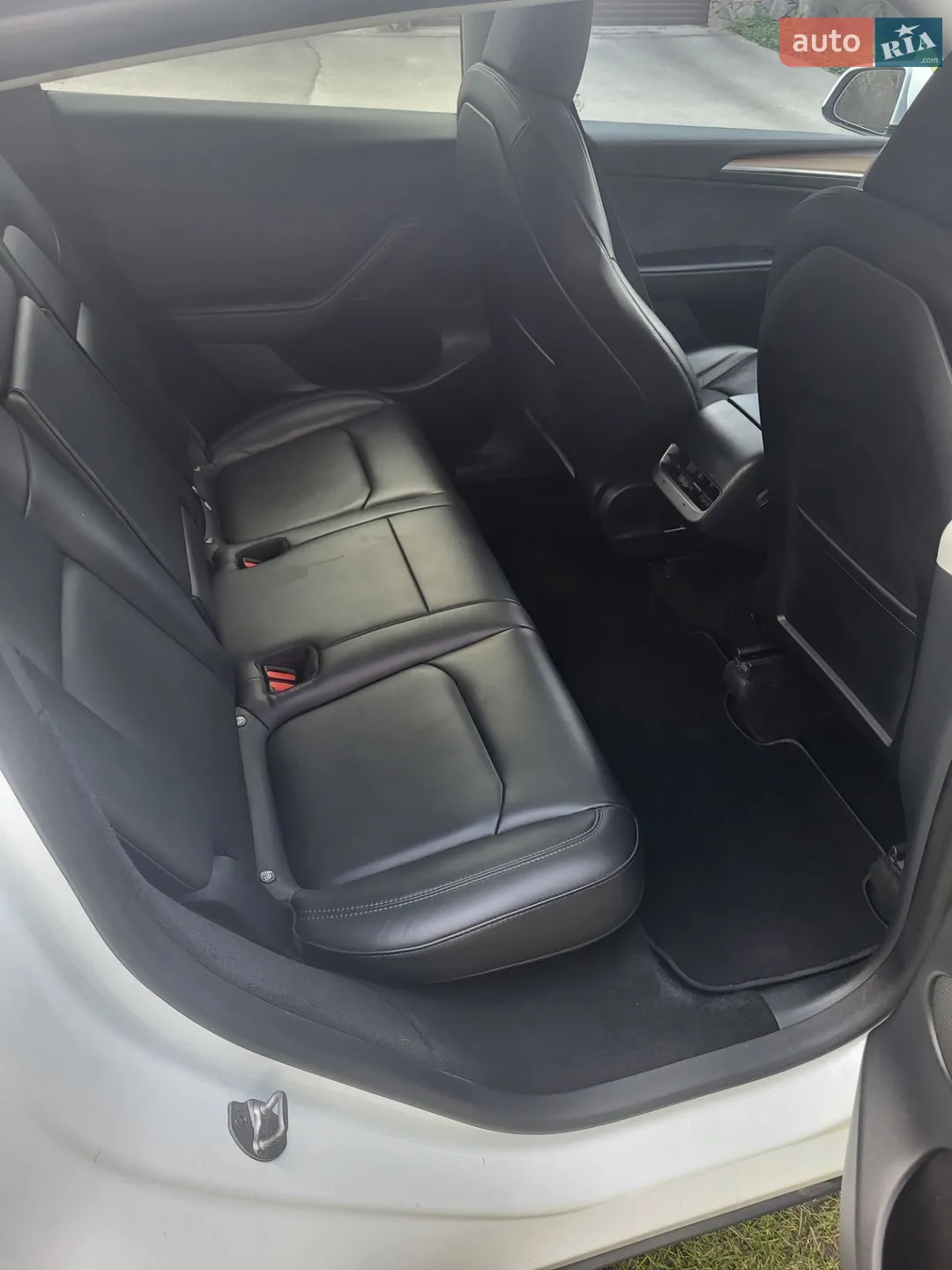 2022 Tesla Model Y - мініатюра 9
