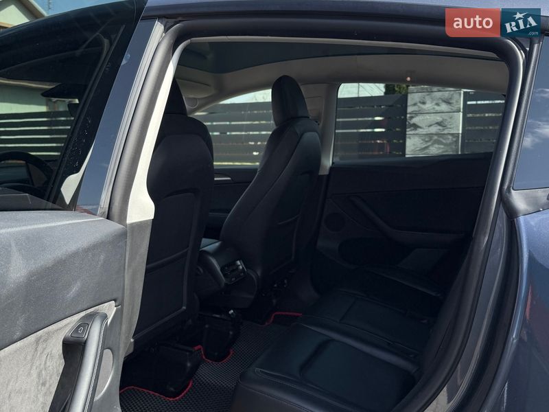 Позашляховик / Кросовер Tesla Model Y 2022 в Долині фото 4 Позашляховик / Кросовер Tesla Model Y 2022 в Долині