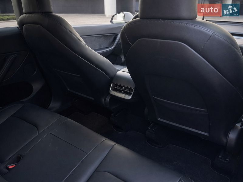 Позашляховик / Кросовер Tesla Model Y 2023 в Києві