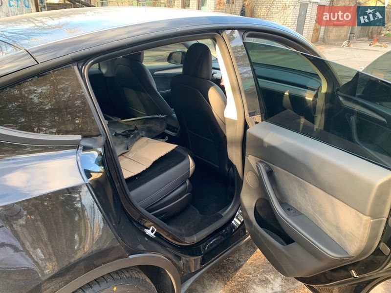Внедорожник / Кроссовер Tesla Model Y 2022 в Киеве