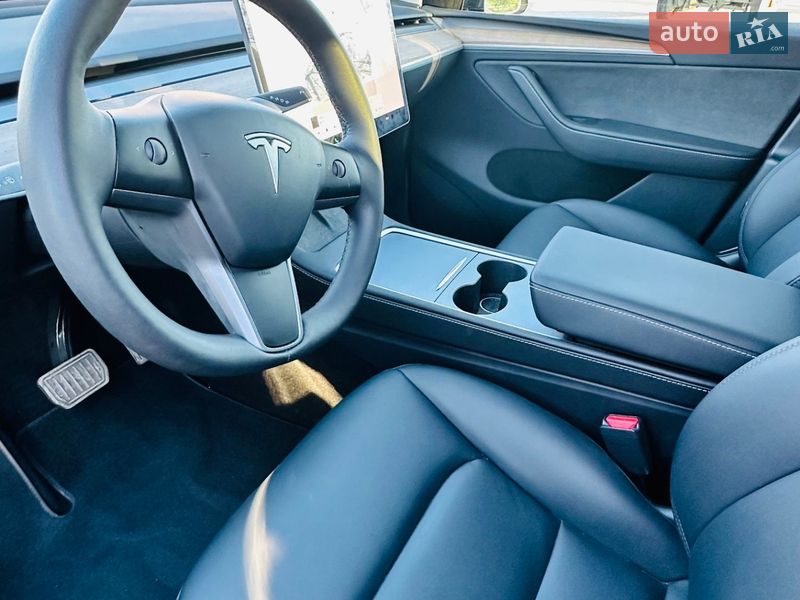 Внедорожник / Кроссовер Tesla Model Y 2024 в Кривом Роге